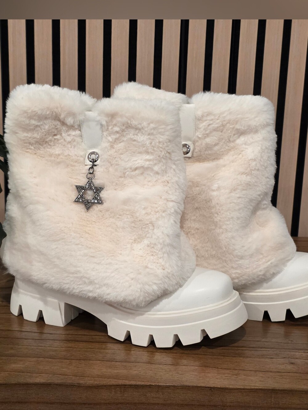 Kistania Cozy Faux-Fur White Platform Boots